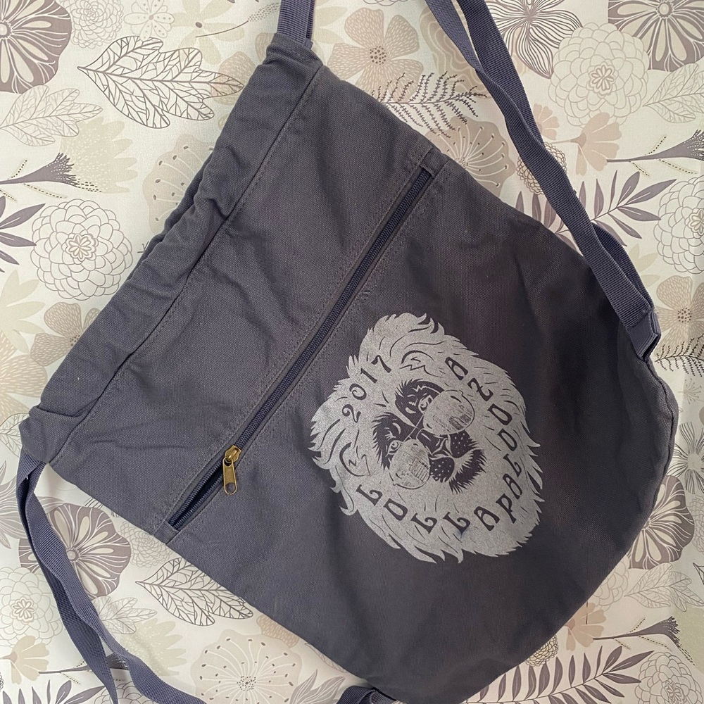 Lollapalooza 2017 VIP Stylish Gray Canvas Backpack with Graphic Design